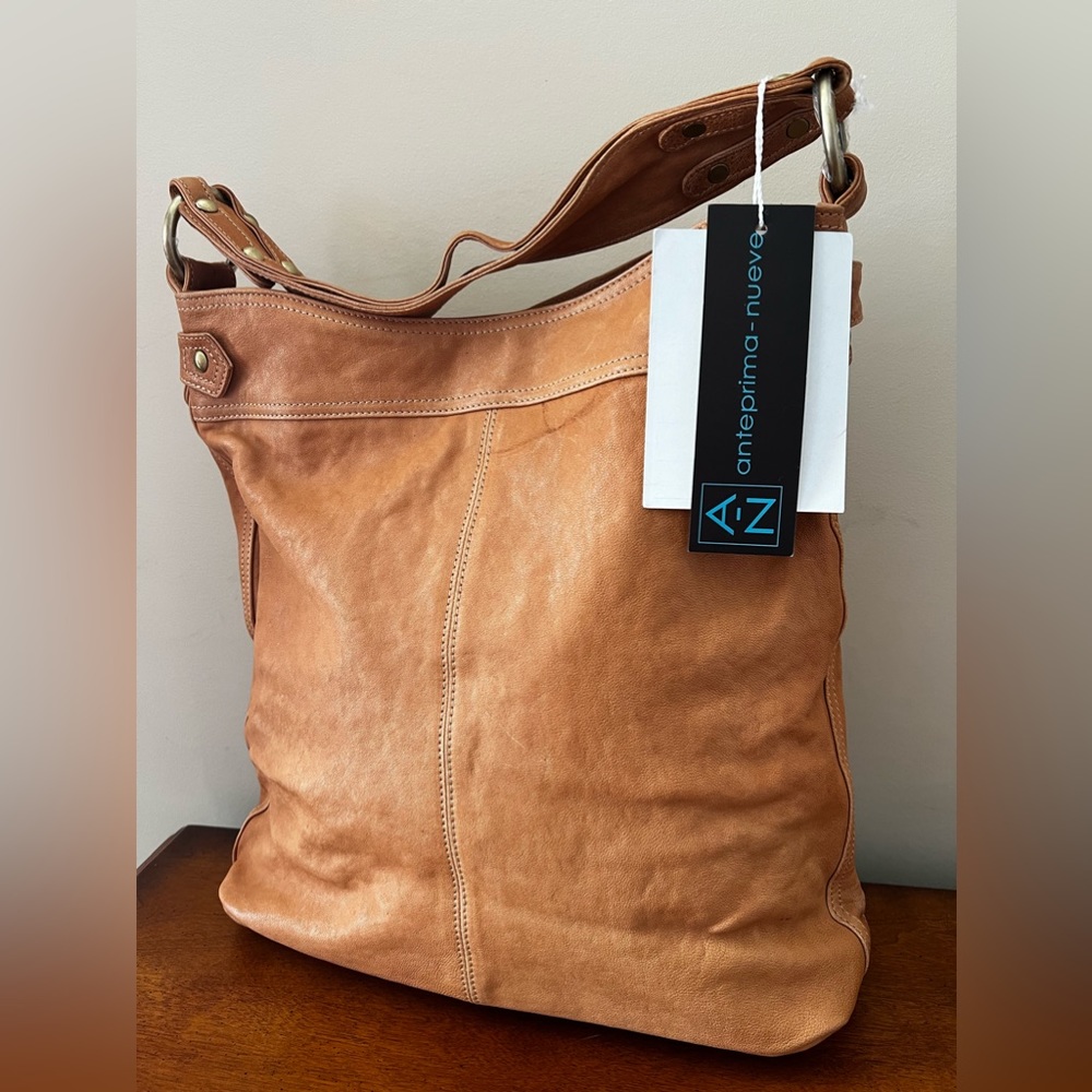 Golden Yellow Leather Large shoulder, Hobo Tote bag, with (4) exterior pockets. - Picture 3 of 14
